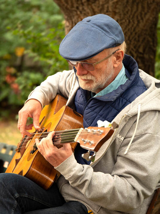 Charles Shifflett, Guitar maker